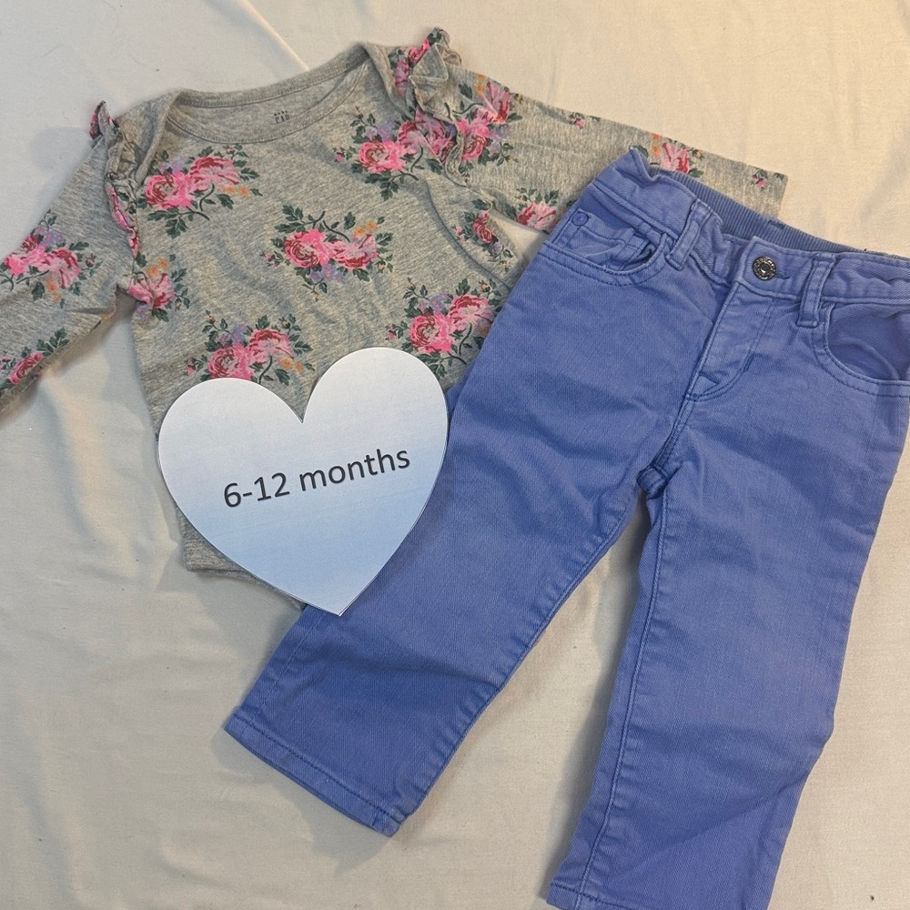GAP - 2 piece outfit/set. Size 6-12 months